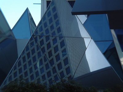 Reflection of roof-strcture