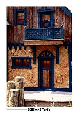 Balcony without Juliet