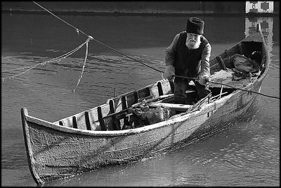 The fisherman between two ships