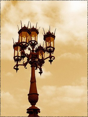 ..the street lamp..