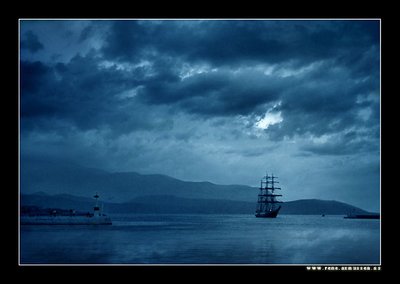 Ship coming to Shore